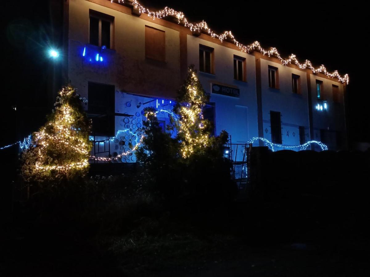 Hostel Apollo 希隆斯克地区宗布科维采 外观 照片