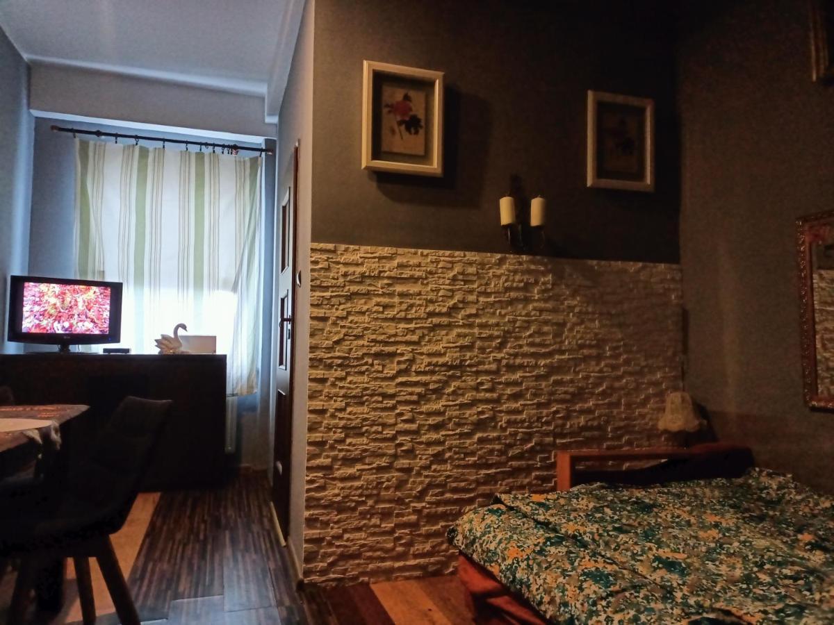 Hostel Apollo 希隆斯克地区宗布科维采 外观 照片