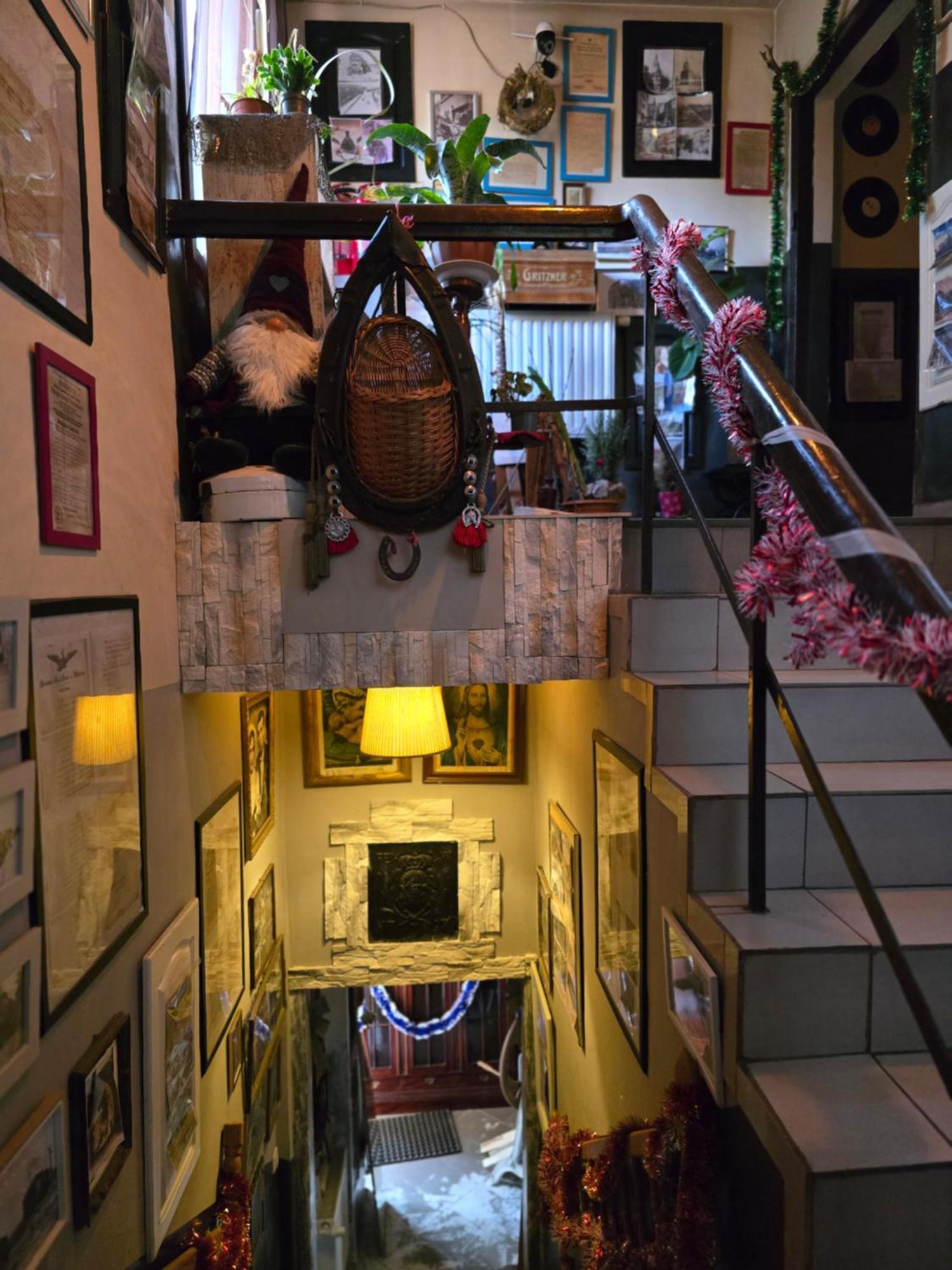 Hostel Apollo 希隆斯克地区宗布科维采 外观 照片