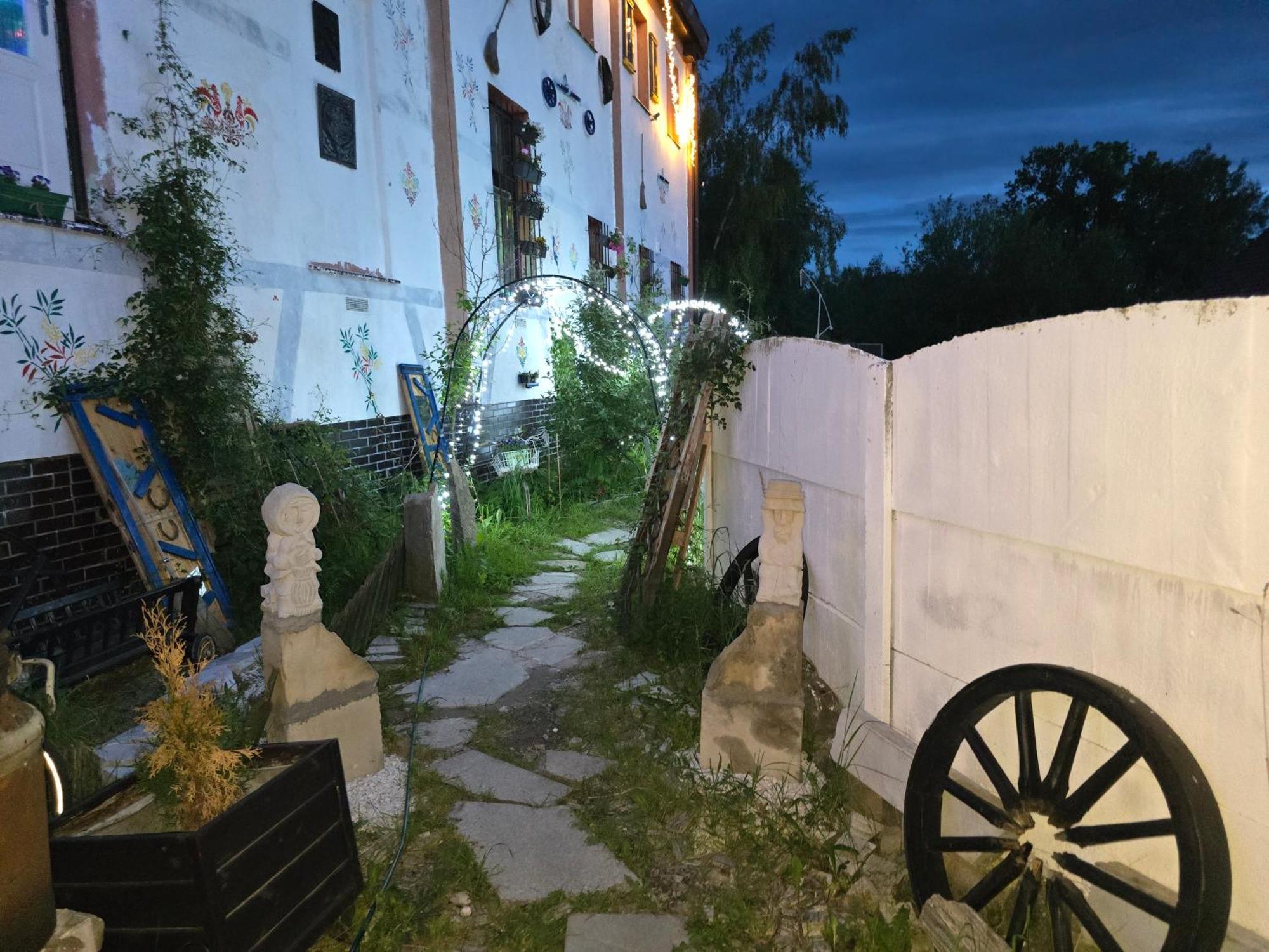 Hostel Apollo 希隆斯克地区宗布科维采 外观 照片