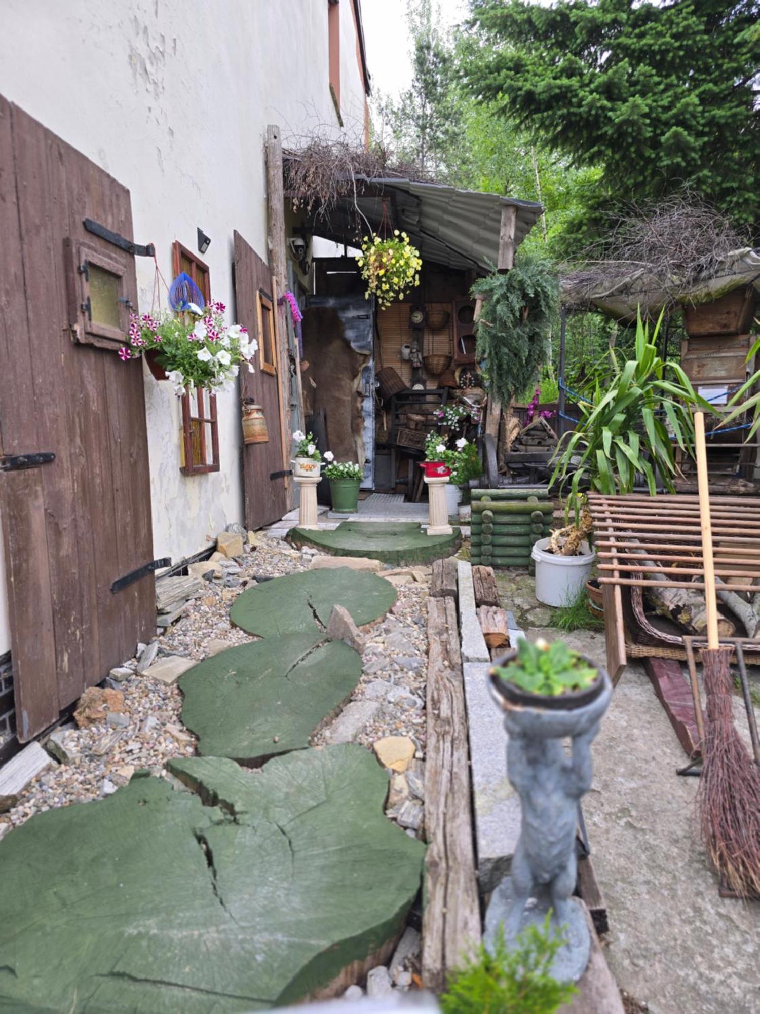 Hostel Apollo 希隆斯克地区宗布科维采 外观 照片